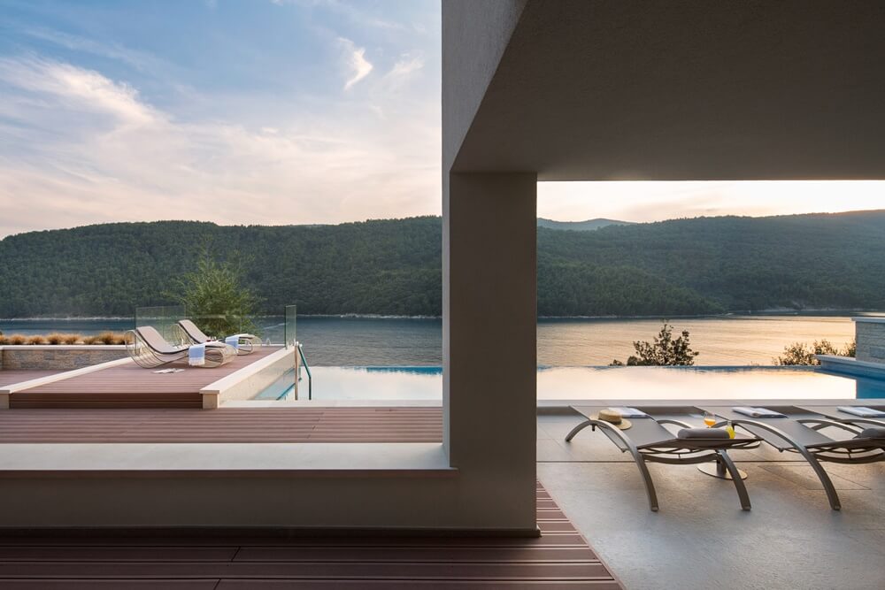 Villa Vlastelini II - pool and bay 